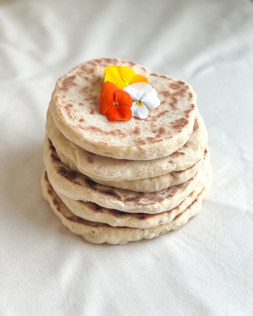 Pains pita maison moelleux, idéal pour tremper dans nos tartinables maison.